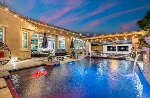Palm Valley House | Executive Pool Home in Litchfield Park. 4 BR 4+ Bath
