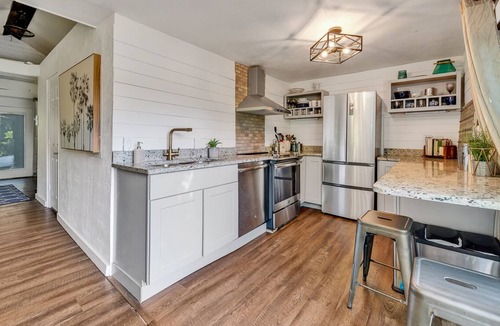 Old Seminole Heights House | ⇶Expansive RiverFront Estate Near Riverwalk, Armature Works, Ybor City, Casino⬱