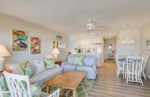 Boca Grande House | Experience beachfront luxury in a spacious 3-bedroom, 2-bath townhome in Boca Grande.
