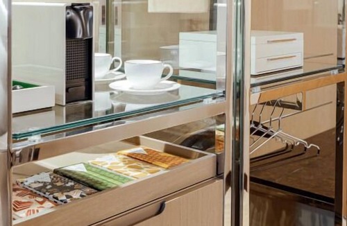 East Central Park Hotel | Explore Orlando! 2 Exquisite Units, w/ Outdoor Pool, Shuttle Service, Parking!