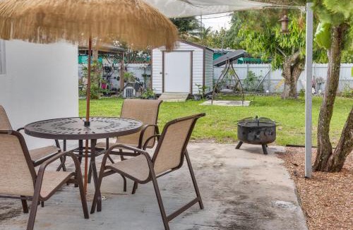 Hunt Club House | Explore West Palm Beach! Retreat w/Yard + Patio