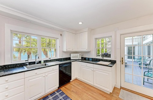 Englewood House | Exquisite Home: Gulf Front Paradise: Steps to Private Beach, Incredible Sunsets!