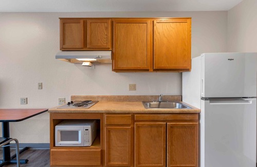 Tampa Hotel | Extended Stay America Select Suites Tampa Brandon East