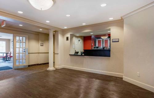 Fairvilla Hotel | Extended Stay America Suites - Orlando - Maitland - 1776 Pembrook Dr
