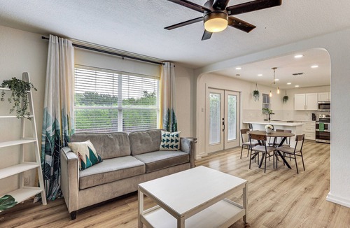 Converse House | Extended Stay in SATX Area! Family Home w/Yard