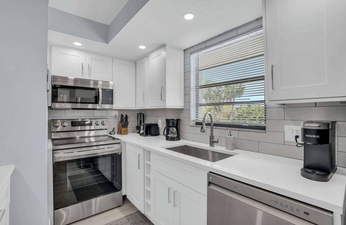 Park Shore Condo | F-237 - Deluxe Condo - Amazing Views and Sleeps 6
