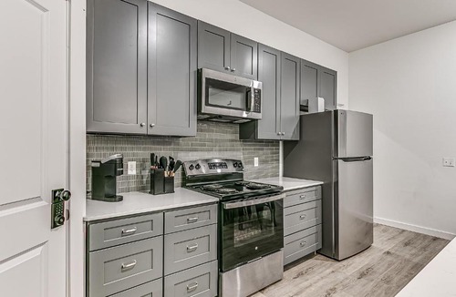 Almont Apartment | Fabulous 3-bedroom house with AC in Oklahoma City
