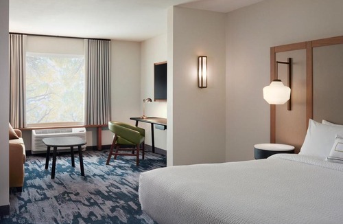 Davenport Hotel | Fairfield by Marriott Inn & Suites Davenport