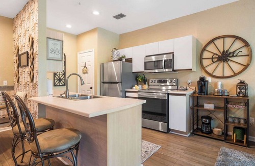 Branson Condo | Fairview Escape | Holiday Hills Branson | Golf | Outdoor Pools