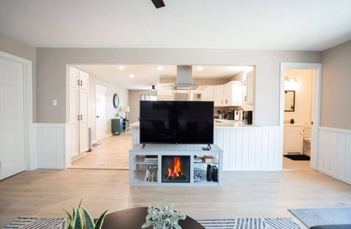 Buena Vista House | Family and Pet Friendly, Hot Tub, Buena Vista