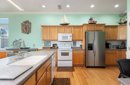 South Padre Island House | Family Beach House 4BR with Heated Pool and Spa. Only 200 steps to the sand!