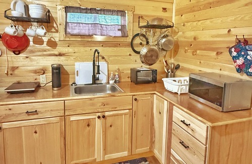 Squires Cabin | Family Cabin near the water and next to Glade Top/Mark Twain National Forest