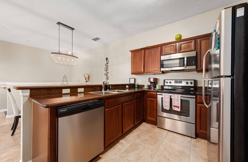 West Kissimmee Condo | Family Friendly 2BR Condo at Oakwater Resort – 1.5 Miles to Disney