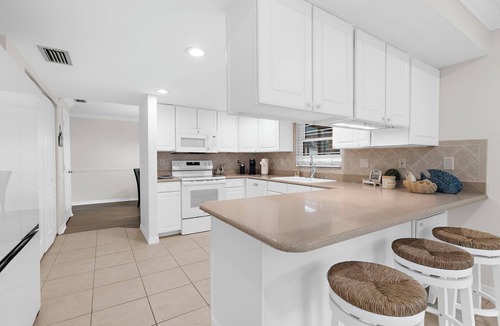 South Gate Ridge House | Family-Friendly 3BR Pool Home, Minutes to Siesta Key Beaches