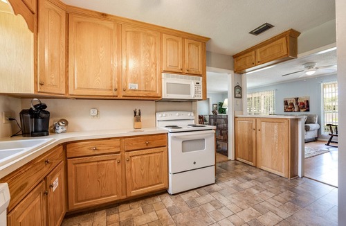 Lakeside House | Family Friendly, Fenced Yard, Dogs Ok, Fire Pit, EV Charger, Garage