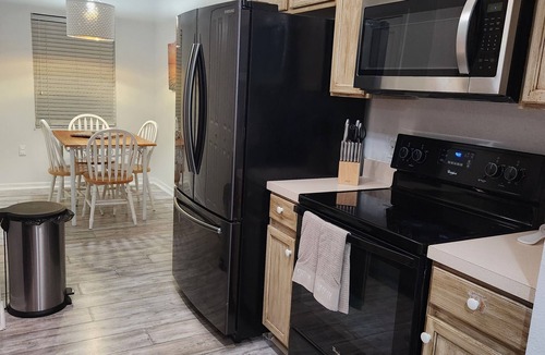 Eagle Pointe South House | Family-Friendly Home close to Theme Parks