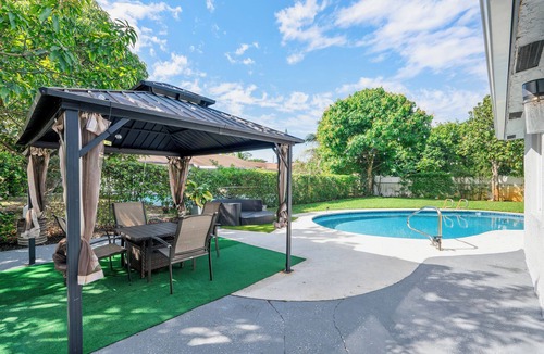 Margate House | Family-Friendly Luxury Pool Home in Florida Near Fort Lauderdale and Miami Beach