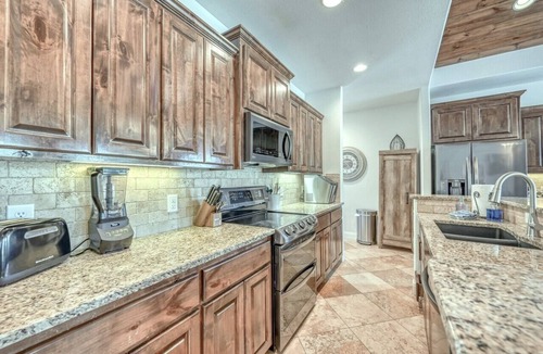 Kingsland House | Family Fun on Lake LBJ | Pool & Spa + Casita
