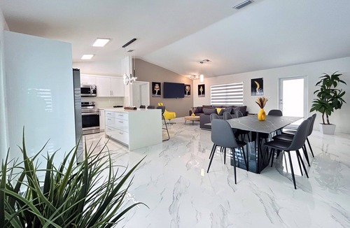 Palmetto Estates House | Family Oasis: Pool, Art, Games, Relax!