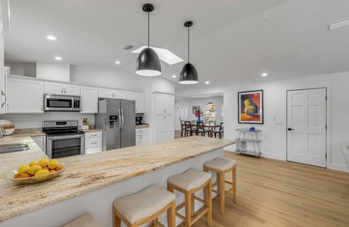 Fly In Spruce Creek House | Family Pool House Sleeps 8 Space to Relax
