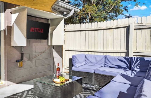 Sun Bay South House | Family Putting Green Oasis BBQ, Cornhole, Heated Pool