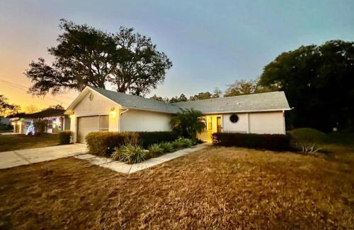 Spring Hill House | family Spacious Heated Pool Home 5 Min To Weeki Wachee