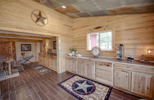 Carmine House | Fantastic Wooden Cabin with Great Countryside Vistas in Round Top, Texas