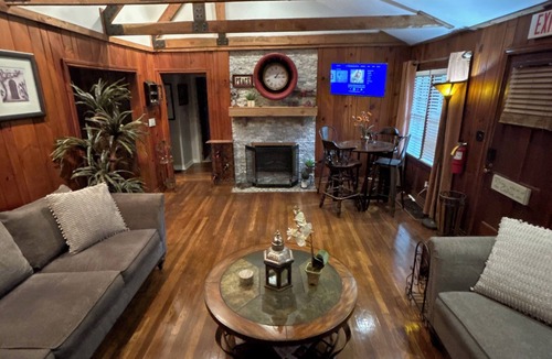 Stone Mountain House | Features 3 beautiful bedrooms, 2 baths only 300 yards from Stone Mountain Park.