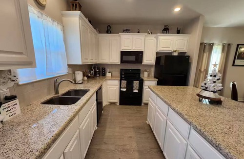 McAllen House | Feel right at Home - Mi casa es tu casa