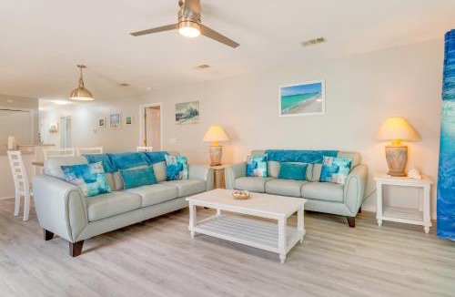 Navarre House | Fenced & Private Backyard: Navarre Retreat