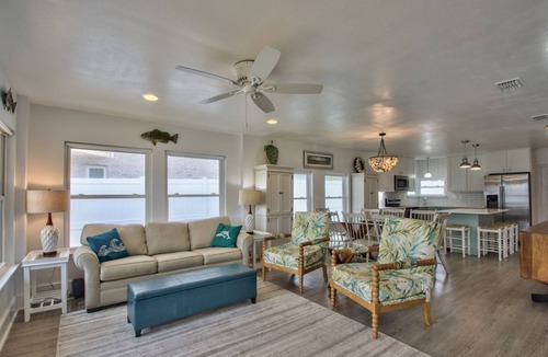 Panacea House | "Fiddler Crab" Beautiful 2BR/3BA beachfront house