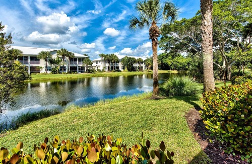 Naples Villa | Fiddler's Creek Newly Decorated Villa with Garage and Community Amenities!