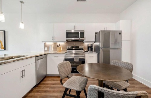 SoNo Apartment | FIFA 2026 Stay - Modern 1B1B Apartment with Private Balcony - 2 mi from Mercedes-Benz Stadium - 7