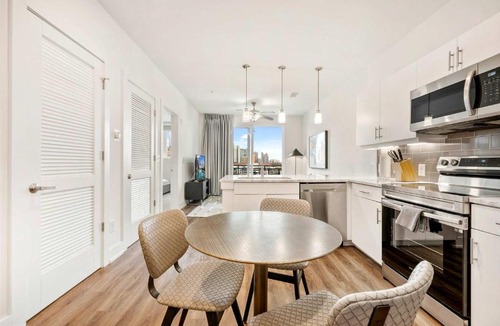 SoNo Apartment | FIFA 2026 Stay - Modern 1B1B Apartment with Private Balcony - 2 mi from Mercedes-Benz Stadium - 7