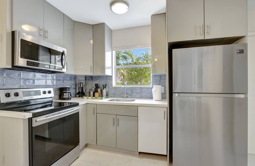 Highland Garden Apartment | FIFA Perfect 18KM | Soleil: Casita Near Beach & Gym Access