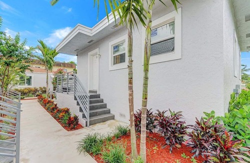 Highland Garden Apartment | FIFA Perfect 18KM | Soleil: Casita Near Beach & Gym Access
