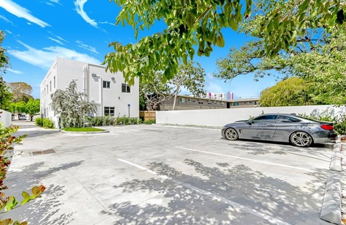 Wynwood Art District Apartment | FIFA Perfect 21 KM | ArTease Grand: Wynwood, Design District & Peloton