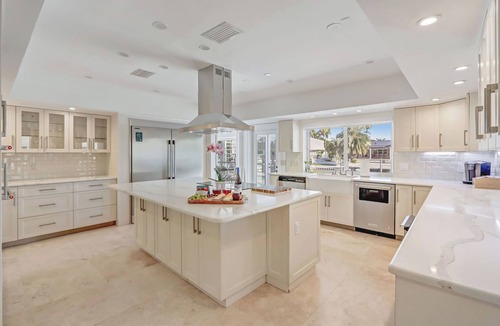 Lighthouse Point House | FIFA Perfect | Solara: Waterfront Estate, Pool, Dock, Private Guest Suite