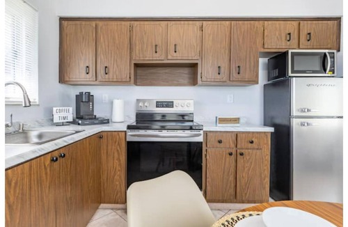 Dania Beach Apartment | FIFA Ready Stay 5min Airport - 10min Beach - Free Parking