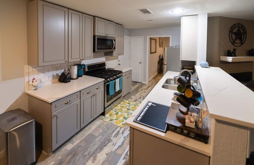 Euless House | FIFA & Stadiums, Family & Pet Friendly, Smart Home, Garage & Fenced Yard