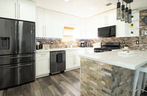 Driftwood House | FIFA World Cup 2026 · 4BR Saltwater Pool · 15 Min Hard Rock