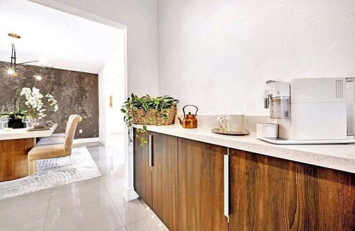 North Miami House | Major international sporting event Home | Hot Tub & Beach Volleyball