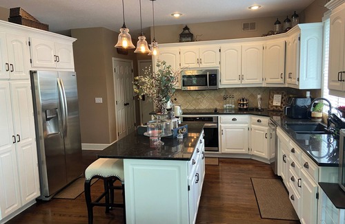 Shawnee House | Major international sporting event HQ/Luxury 5 BR/Sleeps 14/14mi Arrowhead/2 Kitchens/Private Suite