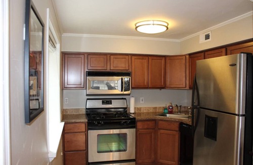 Capitol Hill Apartment | Fillmore Studio- Newly refreshed Capitol Hill condo with in unit washer dryer