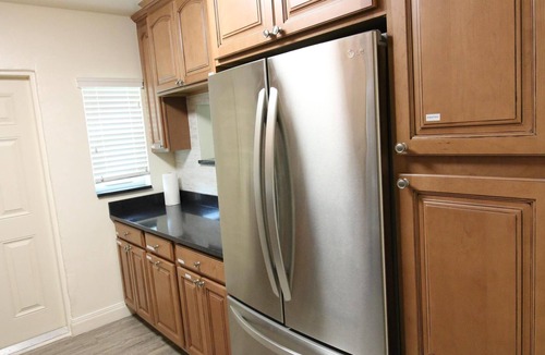 Little Ranches Apartment | Fillmore Suite A: Spacious/Laundry/2br/Gourmet Kitchen/Wi-Fi/OLED 55" TV
