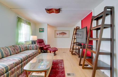 Dunnellon House | Fire Pit & Boat Dock: Peaceful Dunnellon Cabin!
