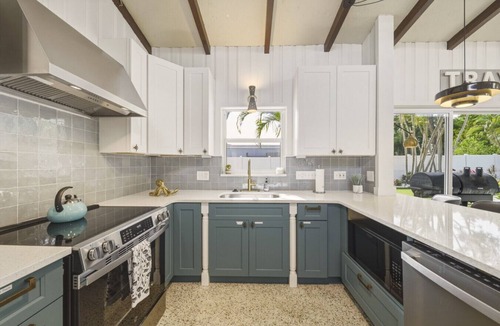 Bayshore Gardens House | First Level | Sleeps 12 |Putt Putt | 4 BD 2 BA