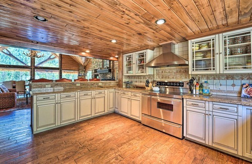 Dolores Cabin | Fish Creek Ranch Lodge with Hot Tub and Game Room