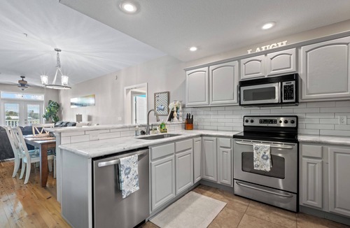 Steinhatchee Condo | Fish, Scallop & Relax 👉 Waterfront Condo with Boat Slip + Elevator + Pool