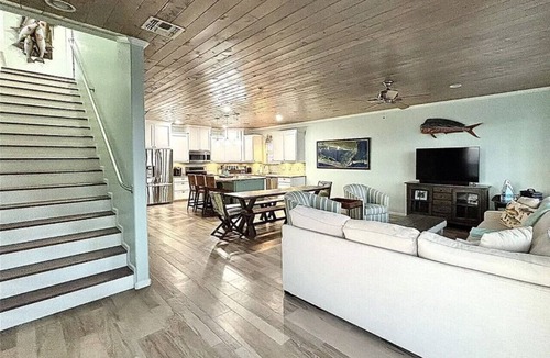 Port O Connor House | Fisherman`s Retreat | Boat Slip, ICW Views, Sleeps 12